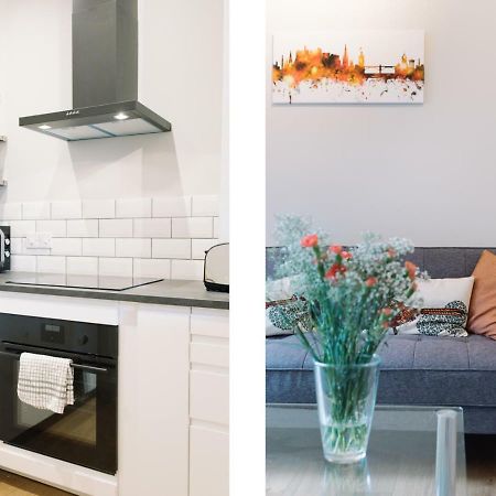 Beautiful City Centre Apartment - Holyrood Park Edimburgo Esterno foto